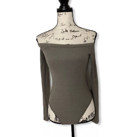 Sen Ari Off-the-Shoulder Ribbed Bodysuit – Size S, Made in USA - Picture 2 of 3